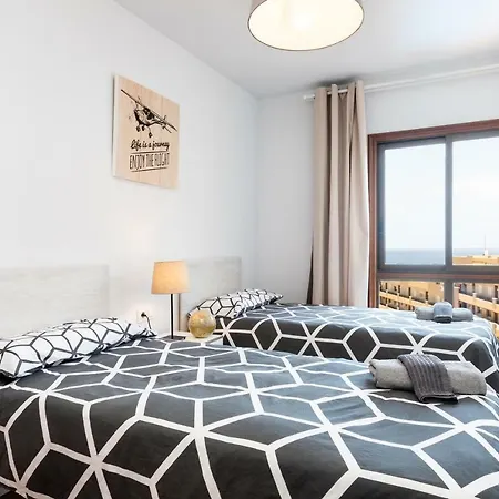 Home2book Amazing Sea View Pool & Wifi 아파트